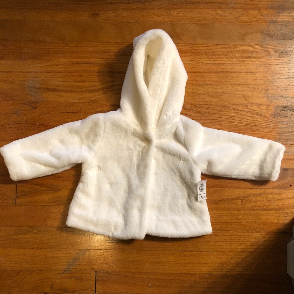✨New✨ Old Navy Plush White Coat
